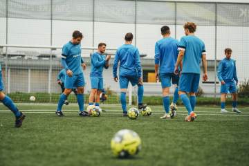 别迷信强队身价！世界杯淘汰赛冷门预警，三大强队谁会率先翻车（配图示意）